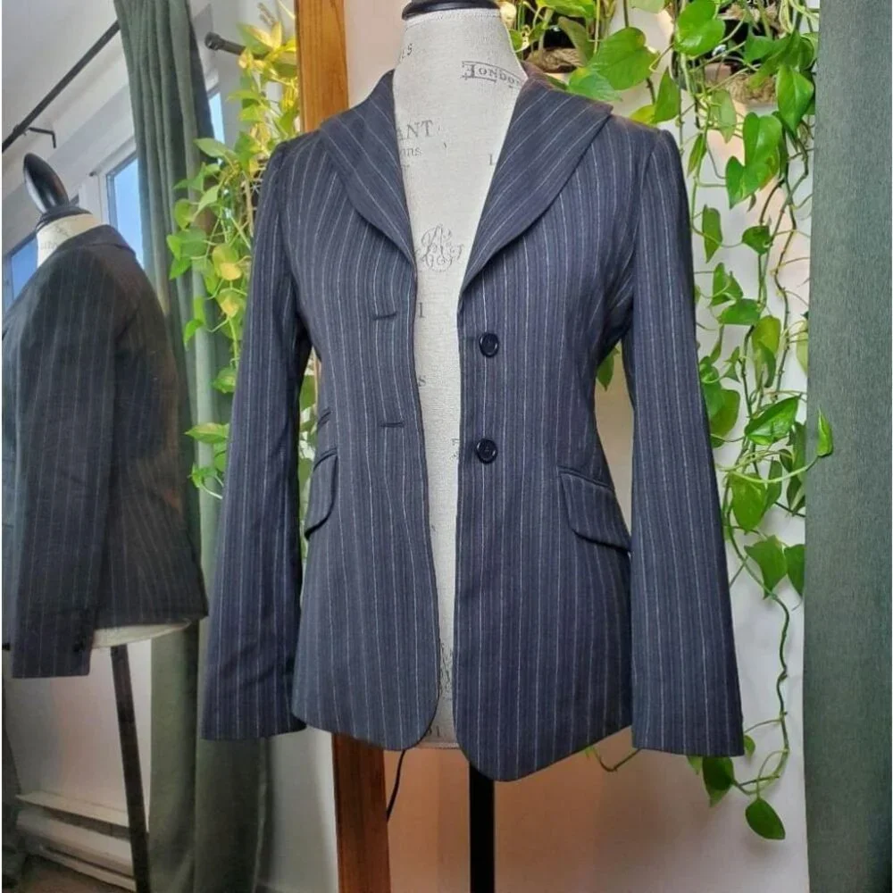 BCBG MaxAzria | Pinstripe Collared Single Breasted Contoured Blazer Jacket (S) - Picture 2 of 12